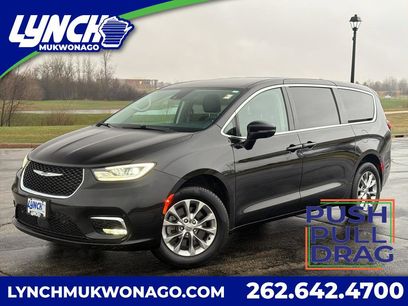 Used 2024 Chrysler Pacifica Touring-L