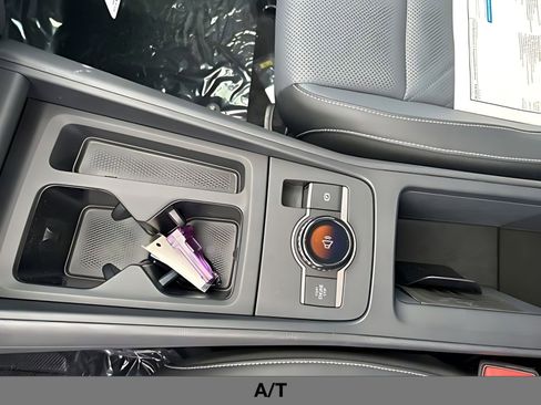 New 2026 Volkswagen Tiguan SE AWD/4WD image 32