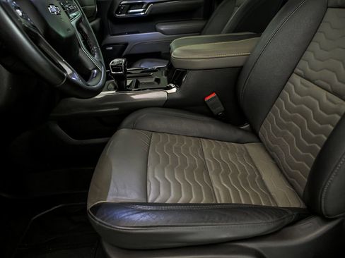 Used 2024 Chevrolet Silverado 1500 ZR2 w/ Technology Package image 12