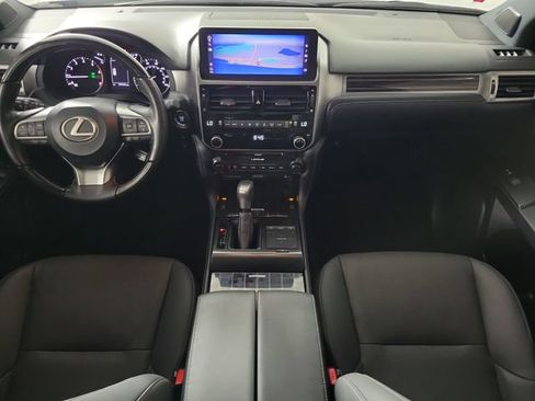 Used 2023 Lexus GX 460 Premium w/ Accessory Package AWD/4WD image 9