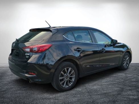 Used 2018 MAZDA MAZDA3 Touring FWD image 4