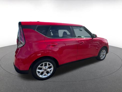 Used 2025 Kia Soul LX w/ LX Technology Package FWD image 12