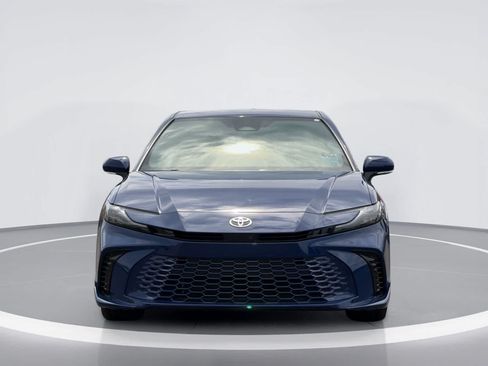 Used 2025 Toyota Camry XSE FWD image 5