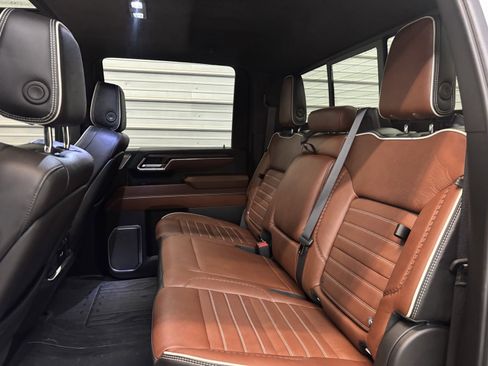 Used 2024 GMC Sierra 3500 Denali Ultimate image 28