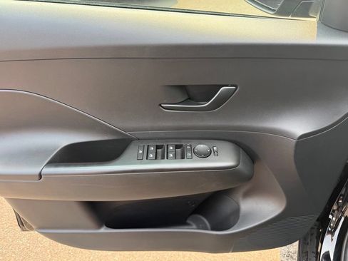 Certified 2025 Hyundai Kona SEL AWD/4WD image 28