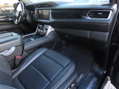 Used 2022 GMC Yukon XL Denali w/ Max Trailering Package image 10
