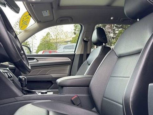 Used 2023 Volkswagen Atlas SEL R-Line AWD/4WD image 9