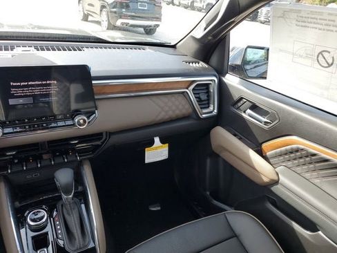 New 2026 GMC Canyon Denali image 15