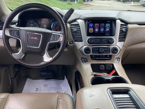 Used 2017 GMC Yukon XL SLT w/ Open Road Package RWD image 10