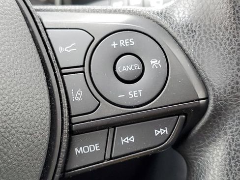 Used 2022 Toyota RAV4 XLE w/ Convenience Package AWD/4WD image 16