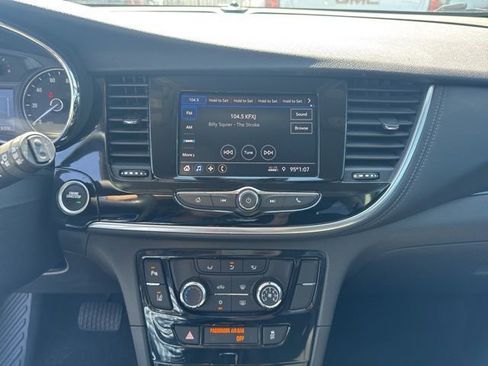 Used 2022 Buick Encore Preferred w/ Safety Package II image 11