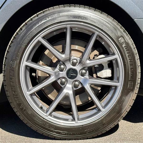 Used 2022 Tesla Model 3 Long Range AWD/4WD image 16