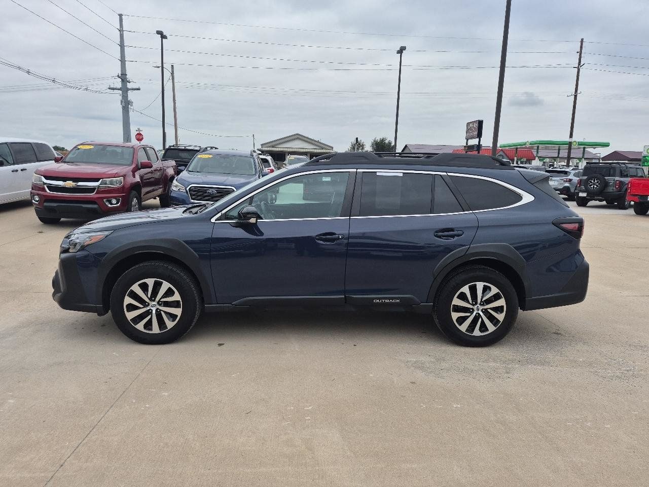Used 2024 Subaru Outback Premium AWD/4WD image 9