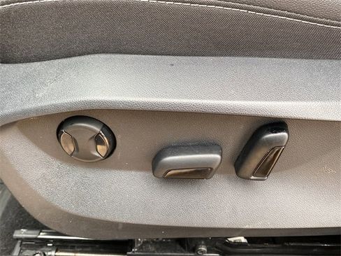 Used 2023 Volkswagen Taos SE image 21