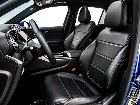 Used 2025 Mercedes-Benz GLC 300 image 17