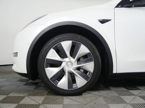 Used 2021 Tesla Model Y Long Range image 8