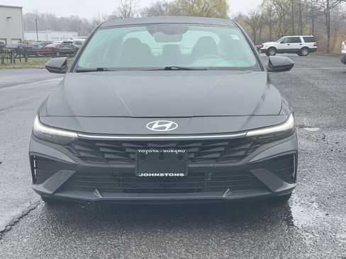 Used 2024 Hyundai Elantra Blue FWD image 12