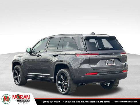 Used 2024 Jeep Grand Cherokee Limited w/ Black Appearance Package AWD/4WD image 4