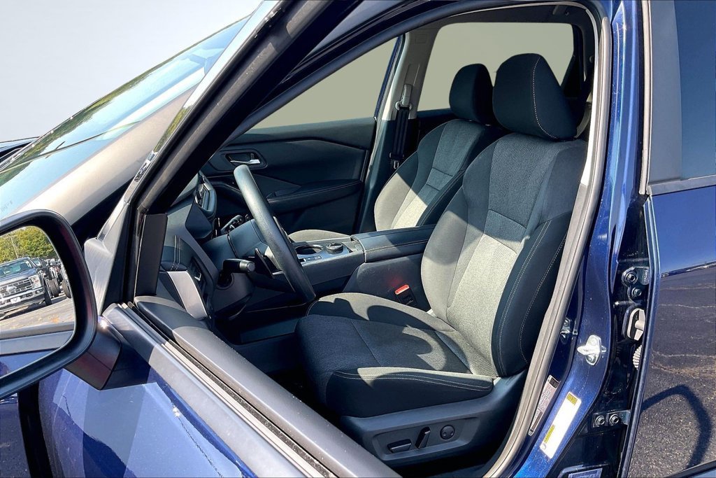Used 2024 Nissan Rogue SV AWD/4WD image 22