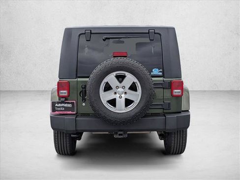 Used 2009 Jeep Wrangler Unlimited Sahara w/ Dual Top Group AWD/4WD image 7
