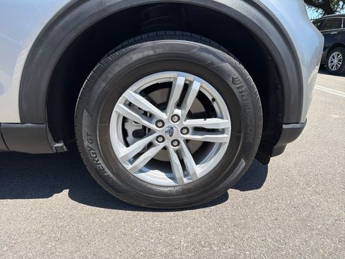 Used 2023 Ford Explorer XLT RWD image 17