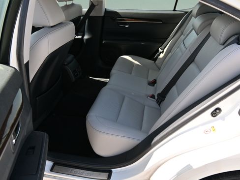 Used 2013 Lexus ES 350 F Sport w/ Luxury Pkg FWD image 11