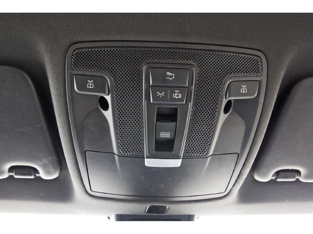 Used 2018 Mercedes-Benz GLA 250 w/ Premium Package image 26