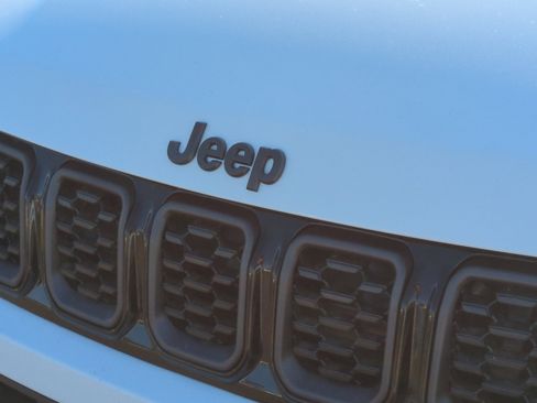 New 2026 Jeep Compass Latitude image 23