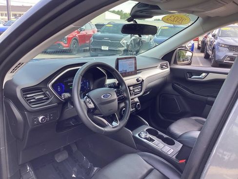 Used 2022 Ford Escape SEL w/ Technology Package AWD/4WD image 13