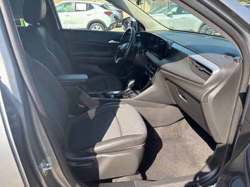 Used 2025 Buick Encore GX Preferred FWD image 36