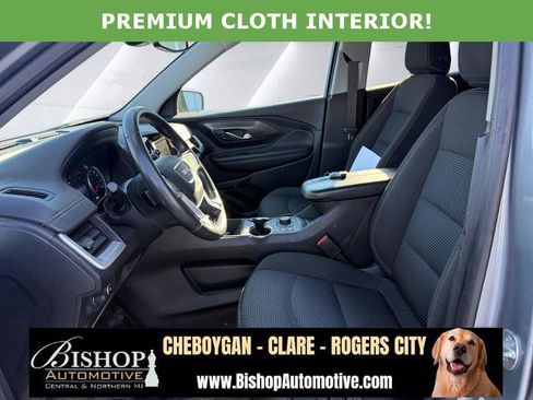 Used 2023 GMC Terrain SLE w/ Driver Convenience Package image 9