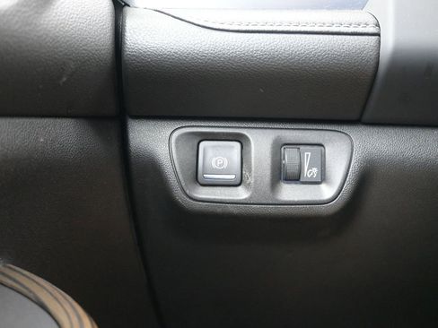 Used 2022 GMC Acadia SLE w/ Driver Convenience Package image 18