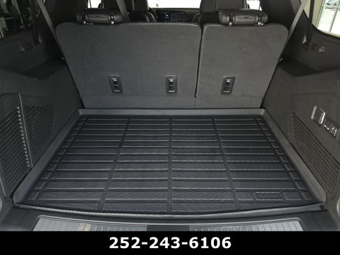 Used 2026 Chevrolet Suburban Z71 w/ Comfort Package AWD/4WD image 39