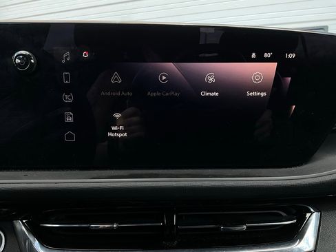 Used 2025 Buick Envista Sport Touring image 26