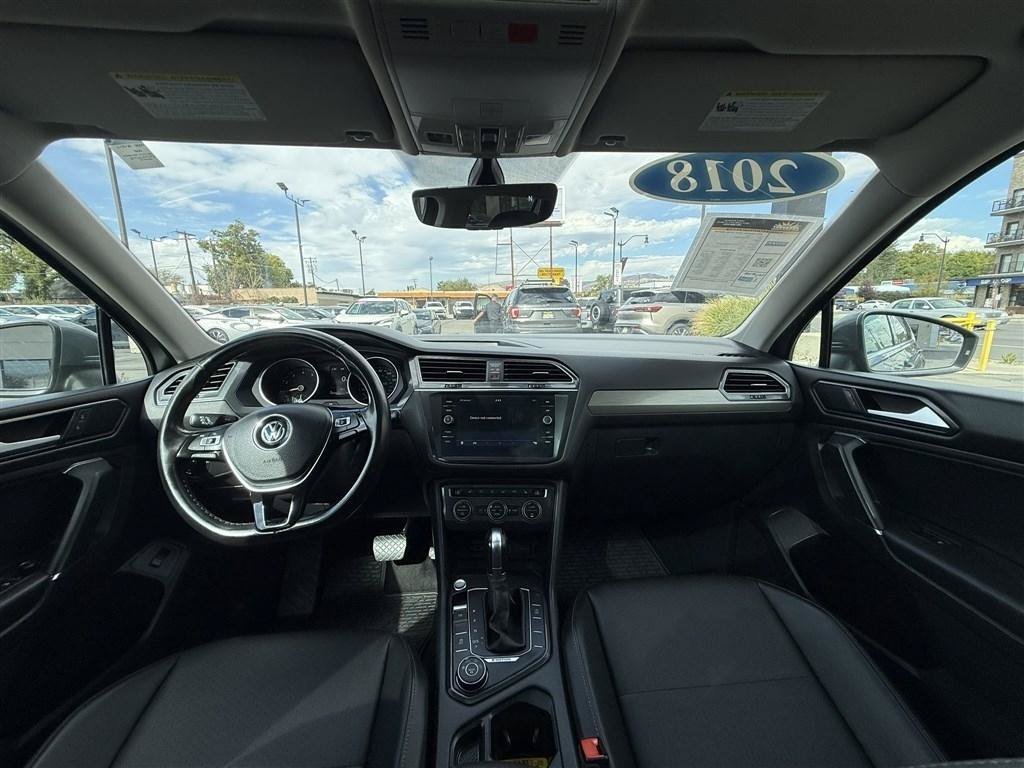 Used 2018 Volkswagen Tiguan SEL AWD/4WD image 23