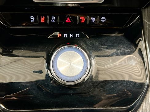 Used 2022 Jeep Wagoneer Series II w/ Flexible Seating Group image 13