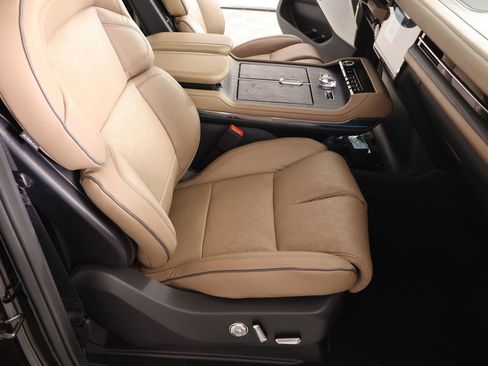 New 2026 Lincoln Navigator L Black Label AWD/4WD image 14