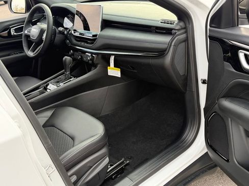 New 2026 Jeep Compass Latitude AWD/4WD image 19