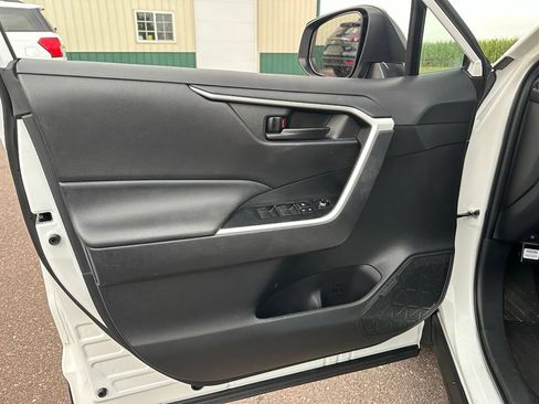 Used 2023 Toyota RAV4 LE AWD/4WD image 11