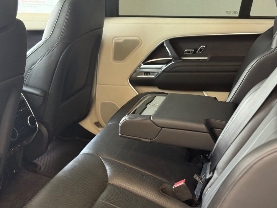 Used 2022 Land Rover Range Rover Long Wheelbase SE AWD/4WD image 8
