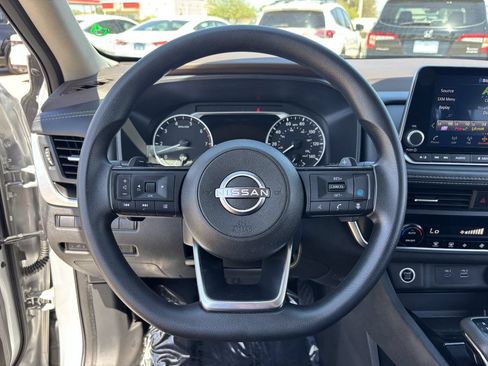 Used 2023 Nissan Rogue SV AWD/4WD image 25