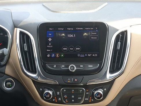 Used 2022 Chevrolet Equinox Premier FWD image 21