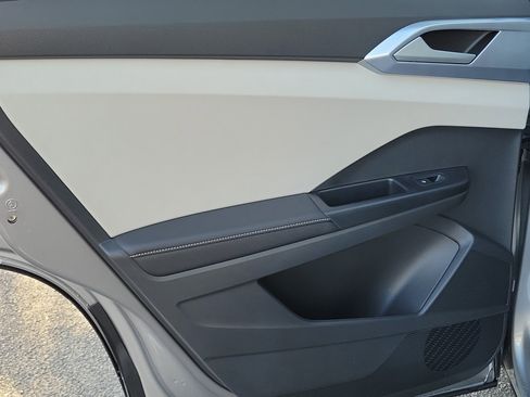 New 2026 Volkswagen Taos SE FWD image 16