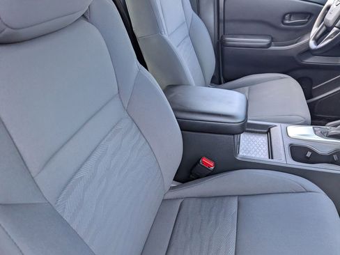 Used 2025 Nissan Frontier S RWD image 11