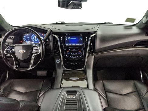 Used 2019 Cadillac Escalade ESV Platinum AWD/4WD image 7