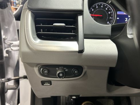 Used 2021 GMC Terrain SLT w/ Infotainment Package II AWD/4WD image 19