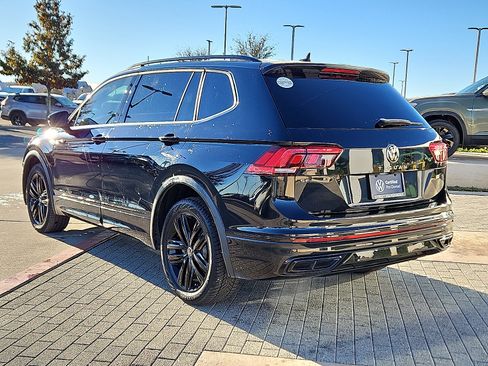 Certified 2022 Volkswagen Tiguan SE R-Line image 2
