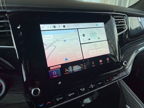 Used 2022 Jeep Wagoneer Series III image 27