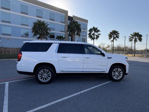 Used 2023 GMC Yukon XL SLT image 21