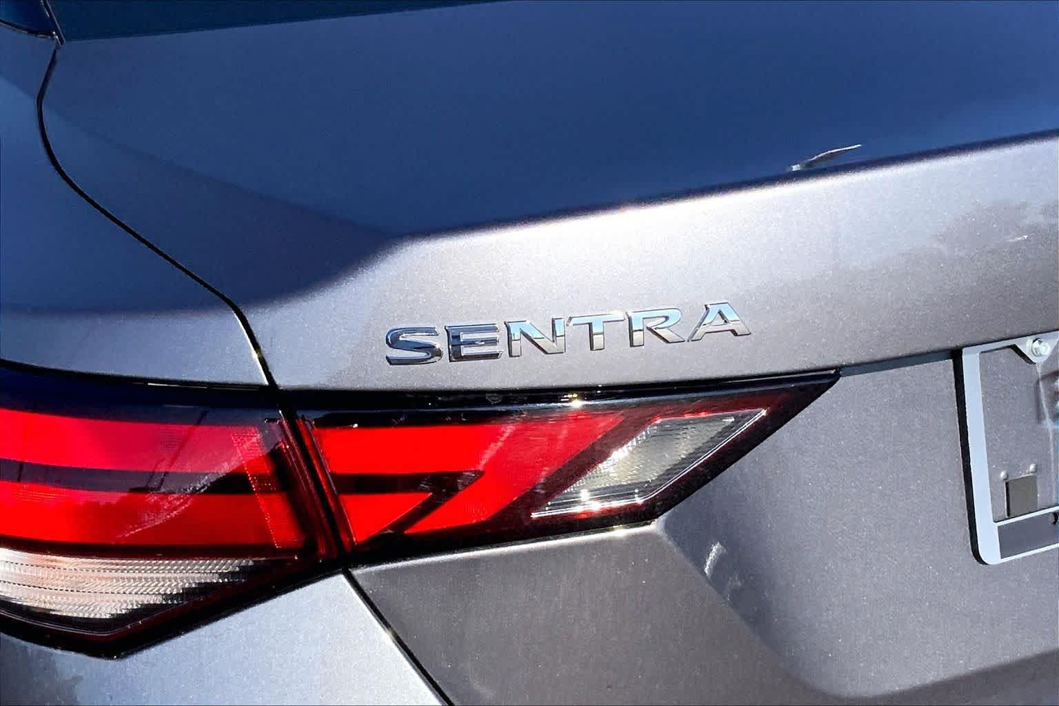 Used 2025 Nissan Sentra SV FWD image 10